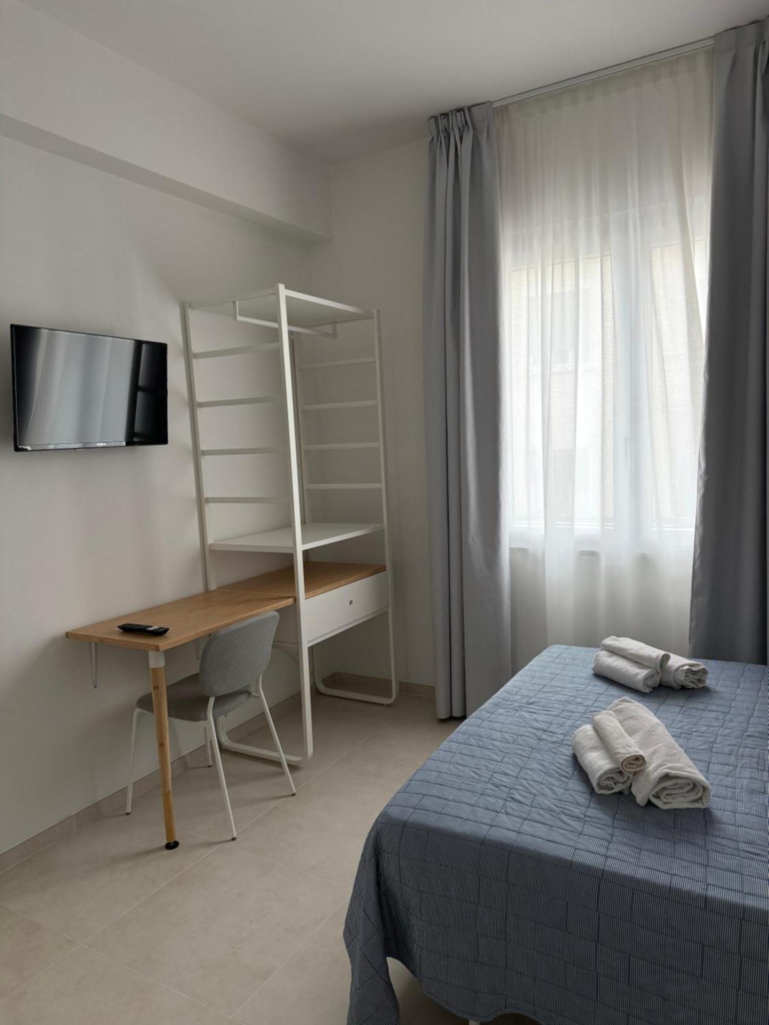 Hotel Pigalle Rimini Bagian luar foto