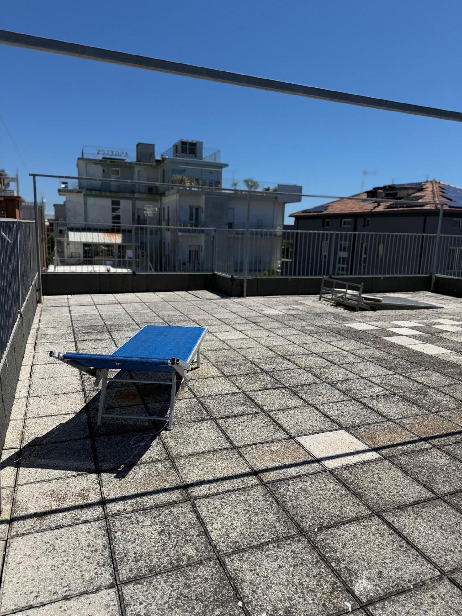 Hotel Pigalle Rimini Bagian luar foto